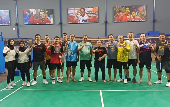 Tim bulutangkis PWI Lampung Latihan Bersama dan Uji Tanding