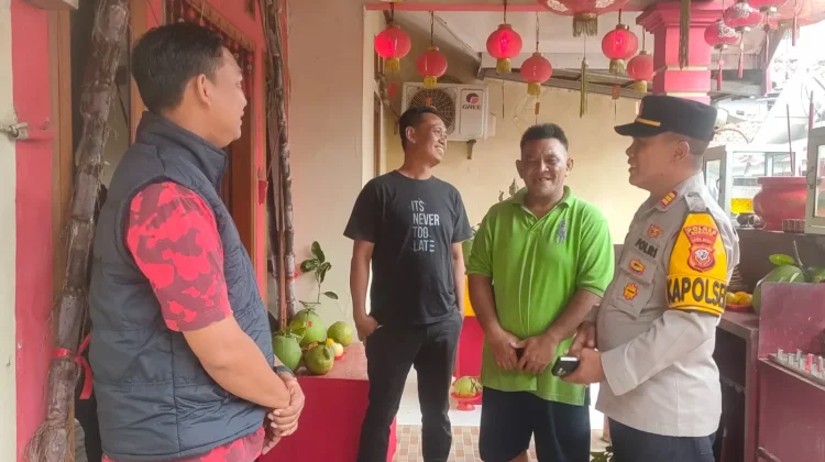 Sambut Imlek Warga Tionghoa Pamanukan Bersih-bersih Tempat Ibadah