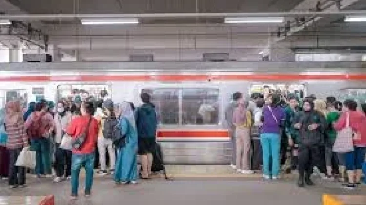 KAI Group Berperan sebagai "Tulang Punggung" Transportasi Urban