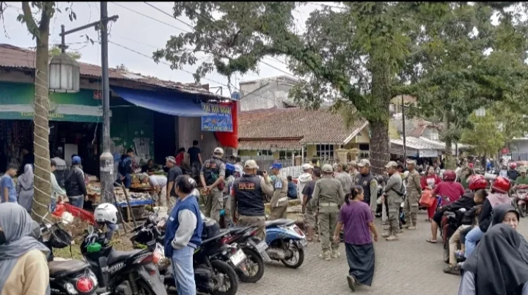 Menjelang Ramadan, PKL Dadakan di Cianjur Ditertibkan