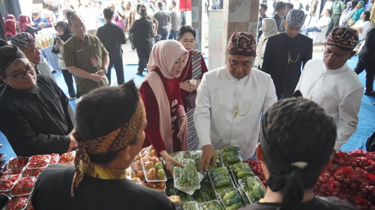Bertepatan HJG Pemkab Gelar Pangan Murah di Pendopo