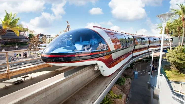 Disneyland Tutup Dua Wahana Ikonik