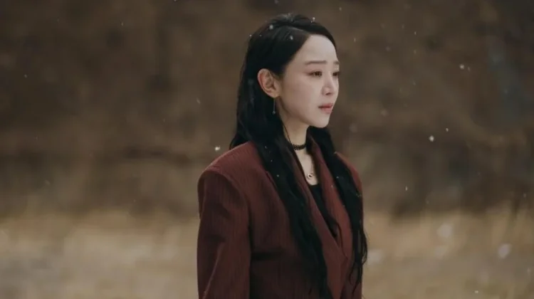 Shin Hye-sun Tantang Diri di The Art of Sarah