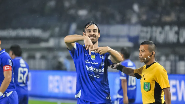 Persib Makin Kokoh di Puncak Klasemen usai Tumbangkan Persita 1-0