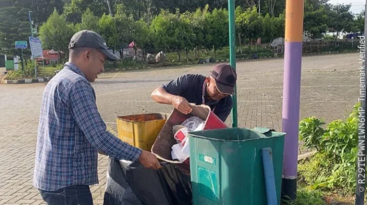 Florawisata D'Castello Daur Ulang Sampah