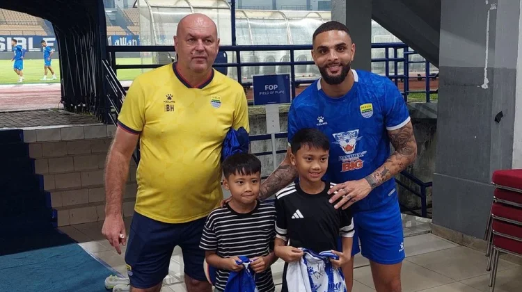 Kumpulkan Sampah di GBLA, Fabio dan Gianluca Diundang ke Latihan Persib