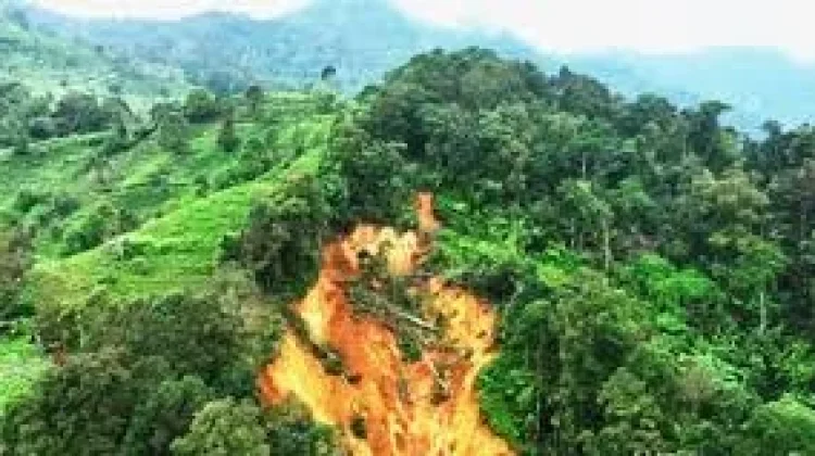 Pemkab Sumedang Tangani Longsor di Citengah, Fokus Antisipasi Banjir Susulan