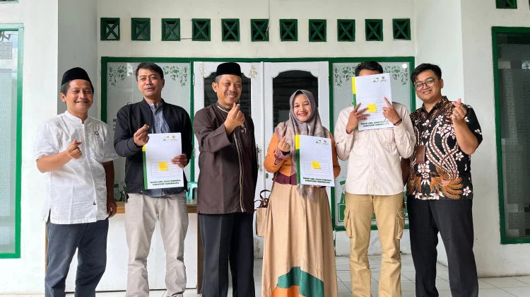 Belasan SPPG Titipkan Zakat ke BAZNAS Tasikmalaya