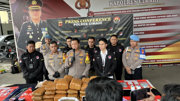 Kamuflase Pil Ekstasi dalam Kapsul Obat, Polres Cimahi Amankan Tersangka