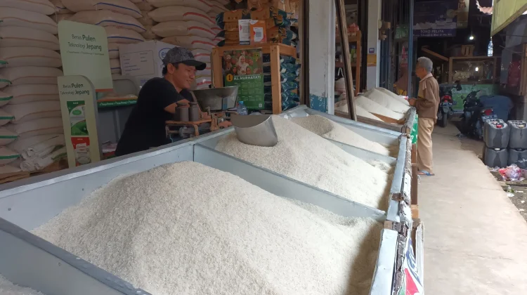 Harga Beras Medium di Pasar Cikurubuk Naik Tembus Rp.14 ribu/kilo