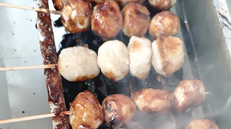 Baso Bakar Jajanan Tradisional Menjadi Vaforit Beragam Usia