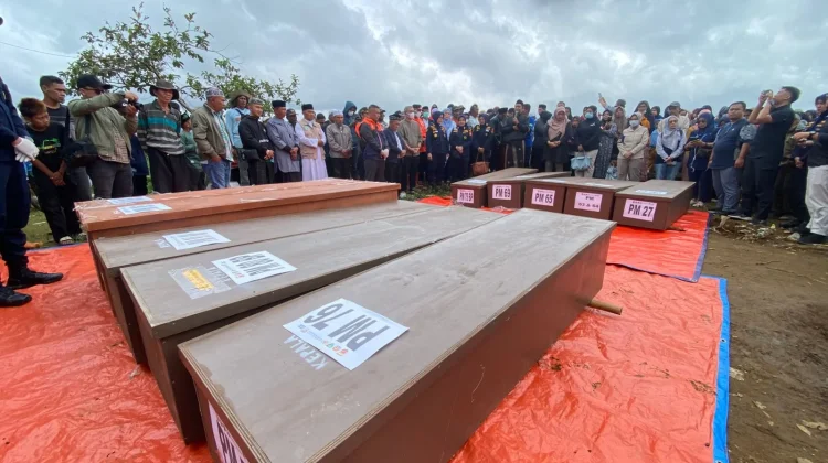 Sepuluh Jenazah Tidak Teridentifikasi Dimakamkan Massal di Pasirlangu