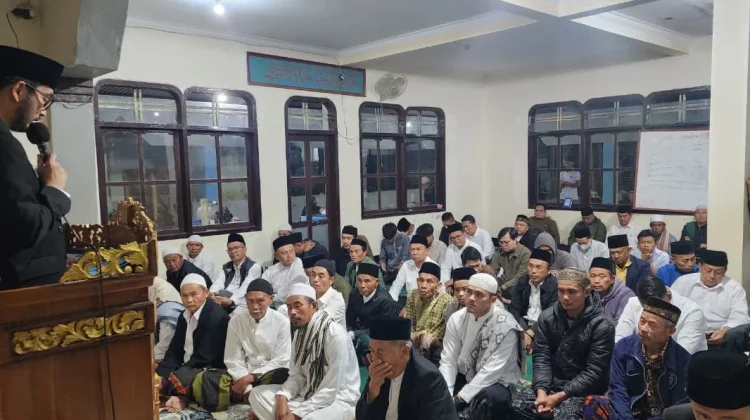 Safari Ramadan Perdana Sentuh Warga Terdampak Longsor