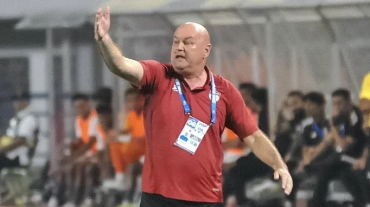 Bojan Hodak Bongkar Rahasia Persib Hanya Kebobolan Satu Gol di Kandang