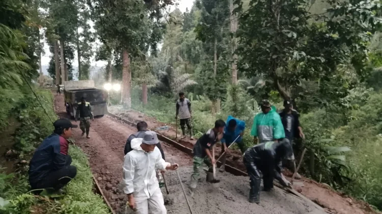 TMMD ke-127, Pengerjaan Pengecoran Jalan Capai 79 Persen