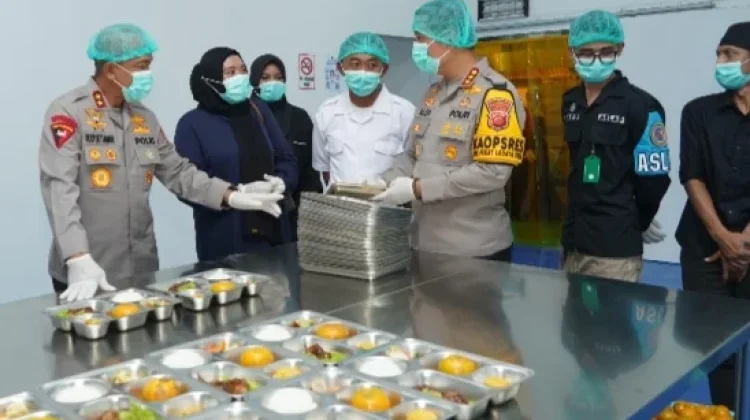 Kapolda Jabar Tinjau SPPG dan Green House Polresta Bandung