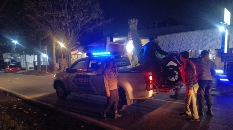Polisi Bubarkan Kelompok Warga yang Akan Perang Sarung