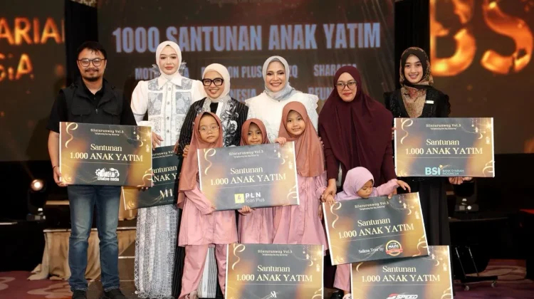 Silaturunway Vol 3, FemaleFit Berbagi dan Fashion Show