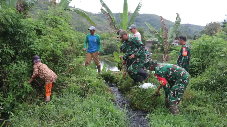 Satgas TMMD 127 Bangun Bak Air Bersih dan Pipanisasi untuk Warga