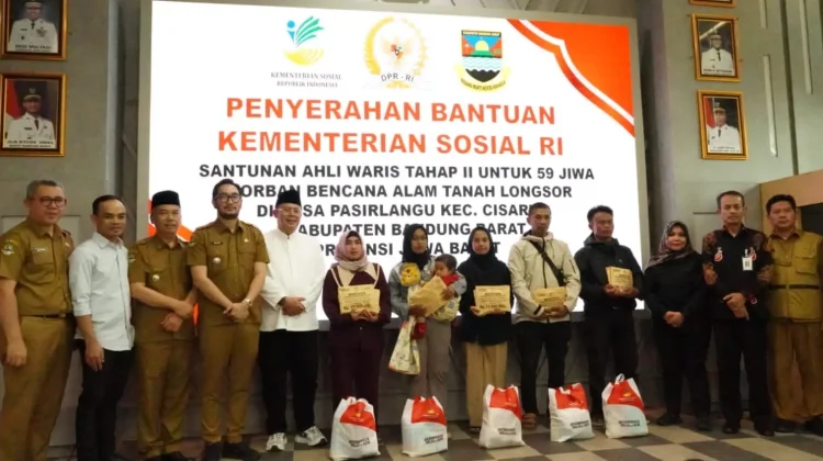 Kemensos Salurkan Santunan Tahap II untuk Korban Longsor Pasirlangu