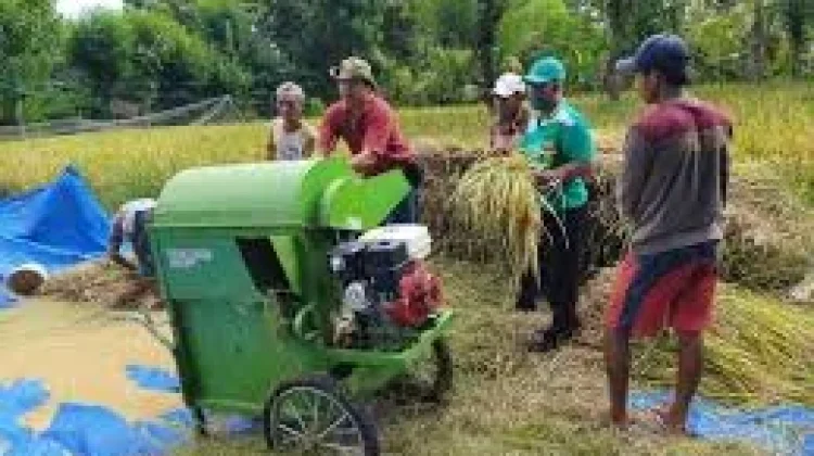 Kemudahan Pertanian, ITB-HIMAREKTA “Agrapana” Hadirkan Inovasi Perontok Padi