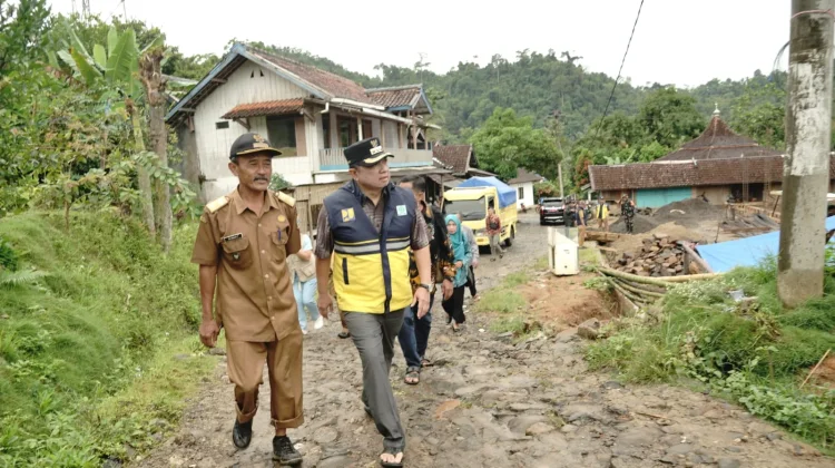 Pemkab Kaji Prioritas Bangun Jalan di Garut Selatan