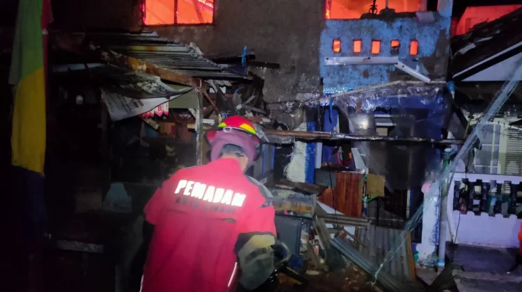 Kebakaran Rumah di Cihanjuang Cimahi, Seorang Lansia Meninggal