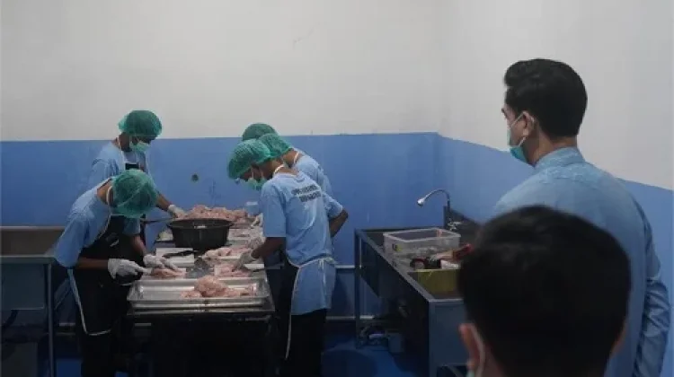 Wabup Tinjau Dapur MBG di Tanjungkerta, Pastikan Makanan Layak dan Higienis