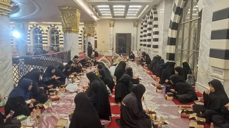 Buka Puasa Bersama Santri, MT Al-Jabbar 86 Hidupkan Malam Lailatul Qodar