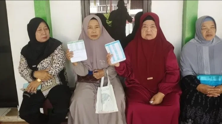Tanyakan Masalah Tabungan, Puluhan Emak Emak datangi LKM Akhlakul Karimah