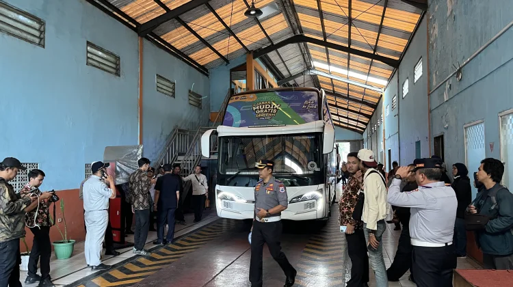 Dishub Cimahi Periksa Dokumen Kendaraan Bus Program Mudik Gratis 2026