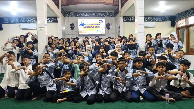 Program Literasi Keuangan SBM ITB Sasar Dewasa dan Anak Sukapura