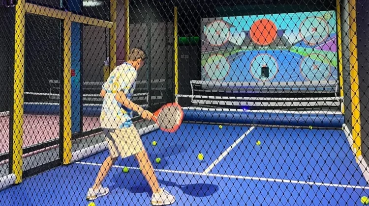 Hadir di Graha Pos Bandung, Tenis Padel Matic Simulator Berikan Free Trial