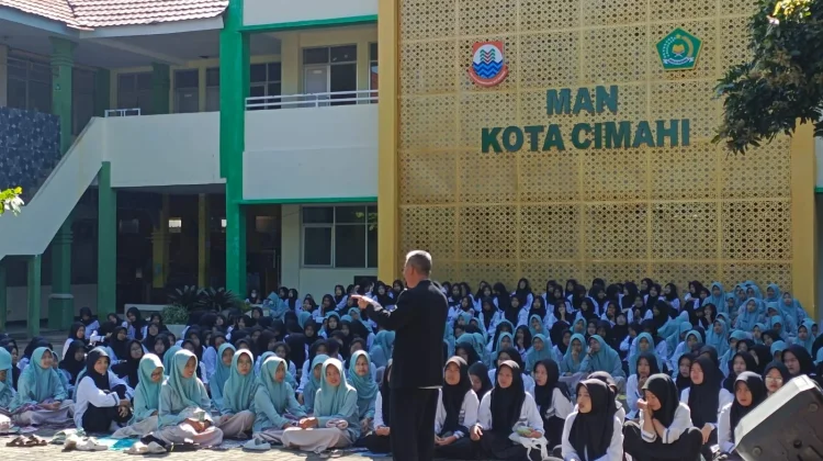 Pesantren Ramadhan MAN Cimahi Ditutup dengan Santunan untuk Dhuafa