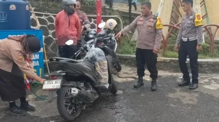 Polsek Ibun Sigap Kawal Pemudik, Traveler Disuguhi Kopi Wanoja Kelas Dunia