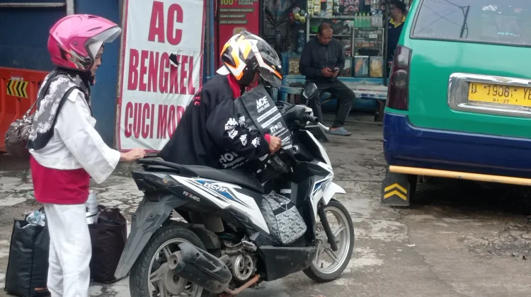 Ribuan Pemudik Sepeda Motor Padati Jalur Nasional menuju Priangan Jabar