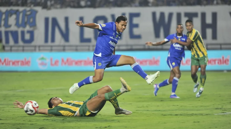 Harapan Adam Alis Bawa Persib Hattrick dan Kembali ke Asia Musim Depan