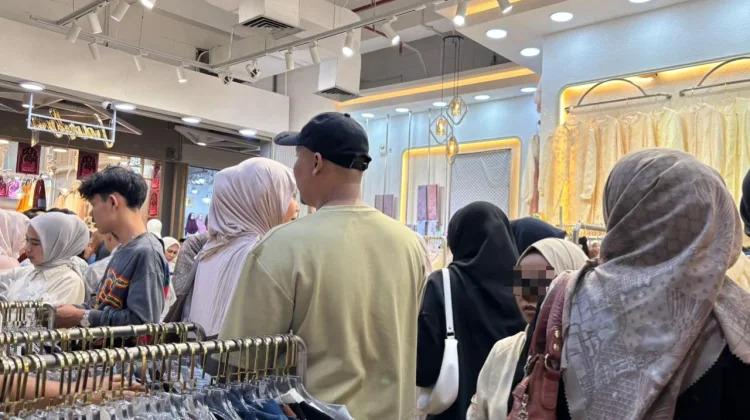 Baju Lebaran,  Tradisi di Era Tren Digital