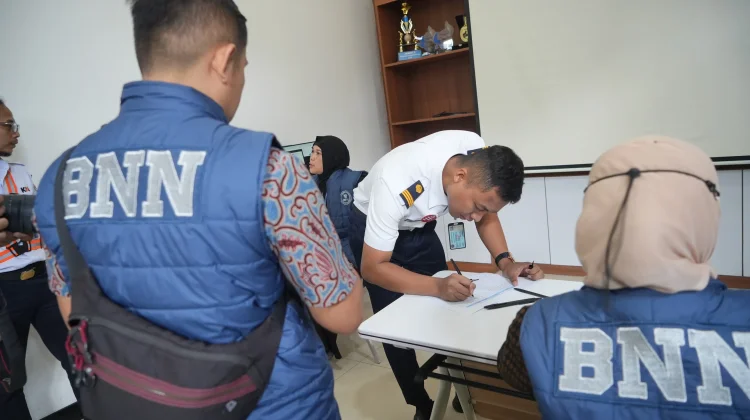 BNN Provinsi Jabar Sidak Petugas KAI Angkutan Lebaran