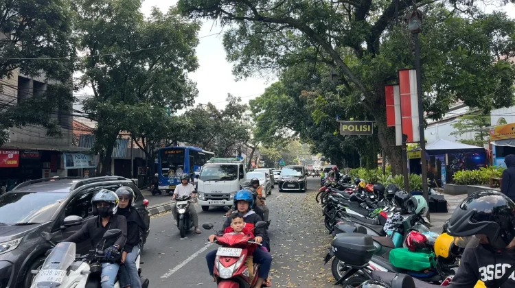 Arus Mudik di Cimahi Ramai Lancar H-2, Didominasi Kendaraan Roda Dua