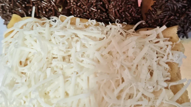 Kue Pukis Tetap jadi Favorit Warga