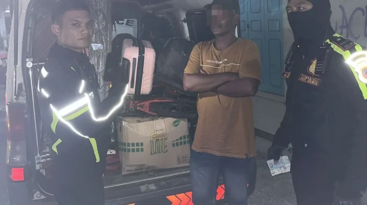Angkut Pemudik, Ambulans Bodong Diamankan Petugas