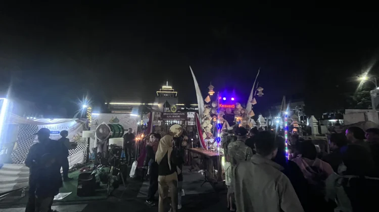 Ratusan Warga Padati Festival Dulag di Gedung Sate Saksikan Takbiran Bersama