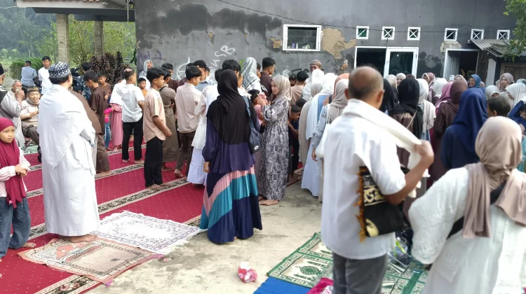 Hangatnya Kebersamaan Idul Fitri di Desa Tradisional Cianjur