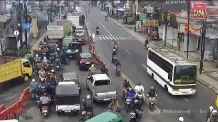 Arus Kendaraan di KBB Meningkat pada Hari Pertama Lebaran 1447 H