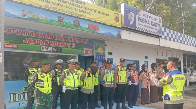 Kolaborasi Bhabinkamtibmas Dengan Babinsa di Subang Amankan Lebaran