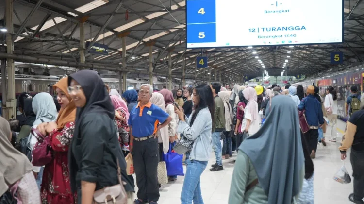 Tren Positif, Pergerakan Masif Pemudik Lokal Gunakan KAI-Commuter