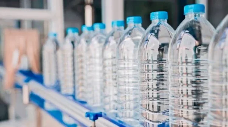 Mengecek Kualitas Air Mineral, Dilakukan dalam Hitungan Menit