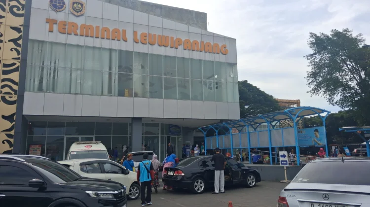 Arus Balik di Terminal Leuwipanjang,  Ribuan Penumpang Padati Keberangkatan