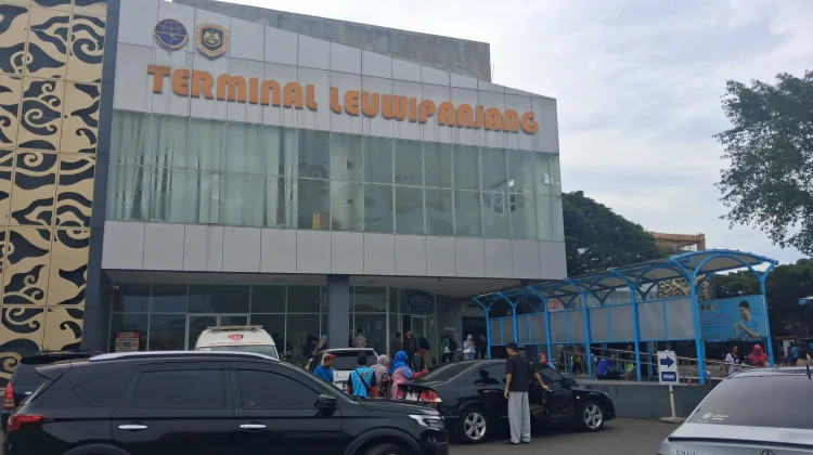 Arus Balik H+2 Lebaran di Terminal Leuwipanjang Masih Tinggi